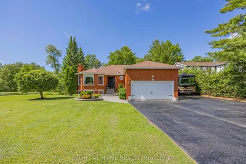 1108 Goshen Road, Innisfil, ON L9S 2M5