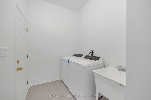 156 Hartney Drive, Richmond Hill, ON L4S 0L1