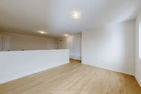 7 Dawn Blossom Drive, Georgina, ON L4P 0H4