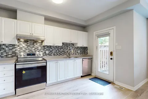110 Riverlands Ave Avenue, Markham, ON L6B 1B6