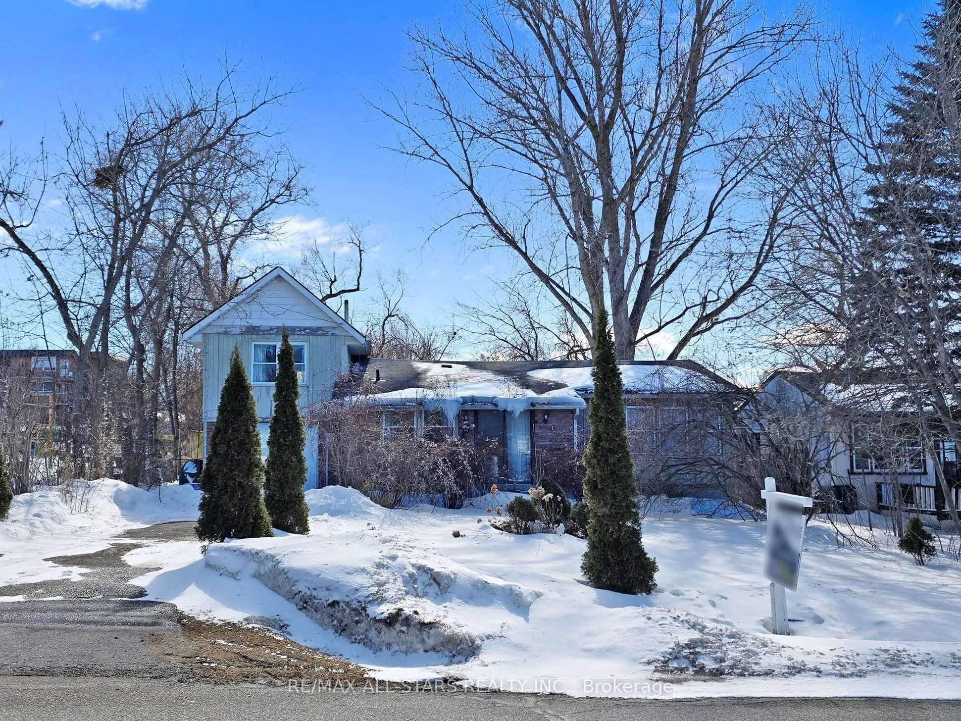 135 Spring Road, Georgina, ON L4P 2K7