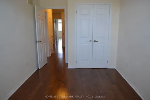 8 Spruce Pine Crescent, Vaughan, ON L6A 0X5