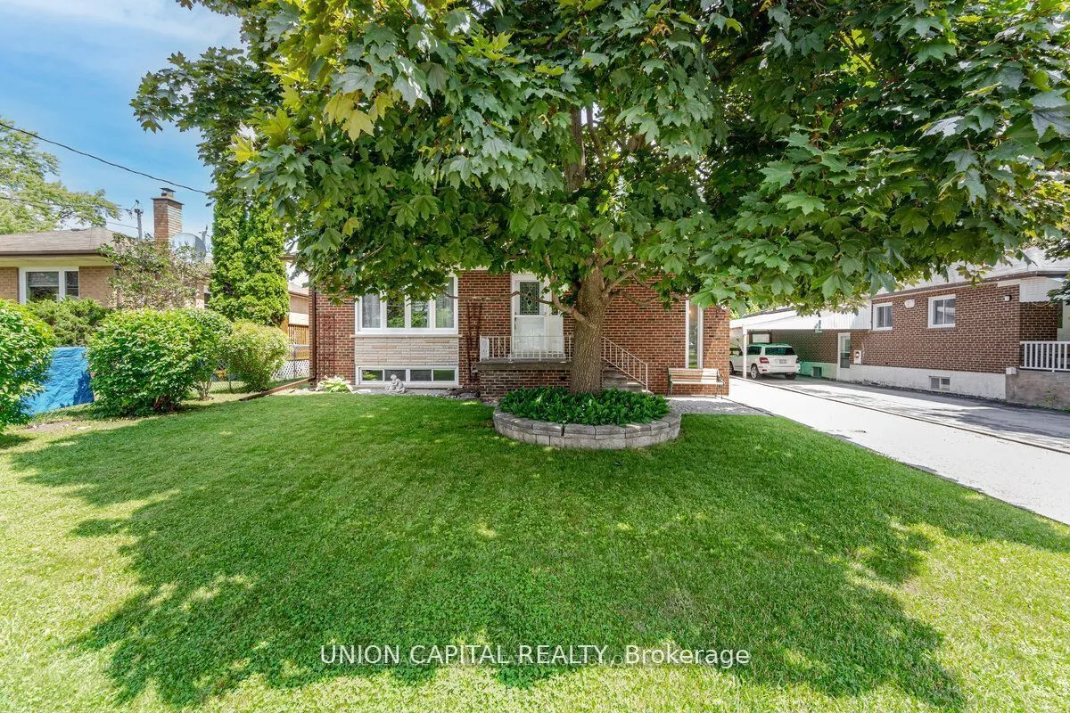 383 Neal Drive, Richmond Hill, ON L4C 3L6