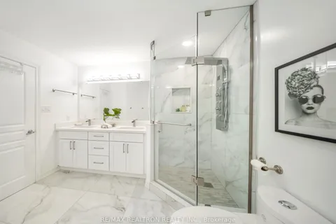 90 Jefferson Forest Drive, Richmond Hill, ON L4E 4J4