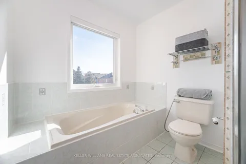 32 Blue Willow Drive, Vaughan, ON L4L 9H1