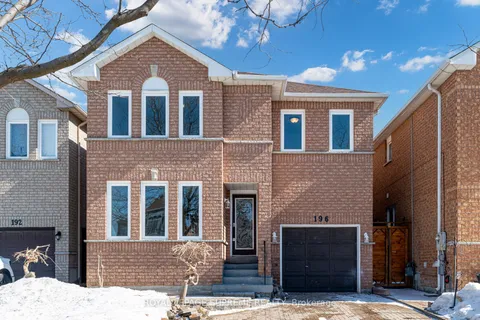 196 Matthew Drive, Vaughan, ON L4L 9B1