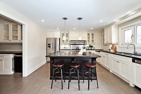 40 FRANKIE Lane, Vaughan, ON L4L 7J9
