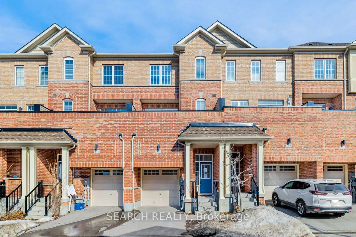 247 Harding Park Street, Newmarket, ON L3Y 0E3