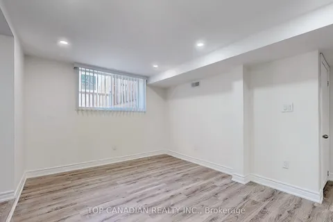 177 Newton Street, Newmarket, ON L3Y 3K6