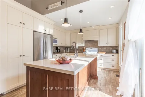 2263 25th Side Road, Innisfil, ON L9S 2E5