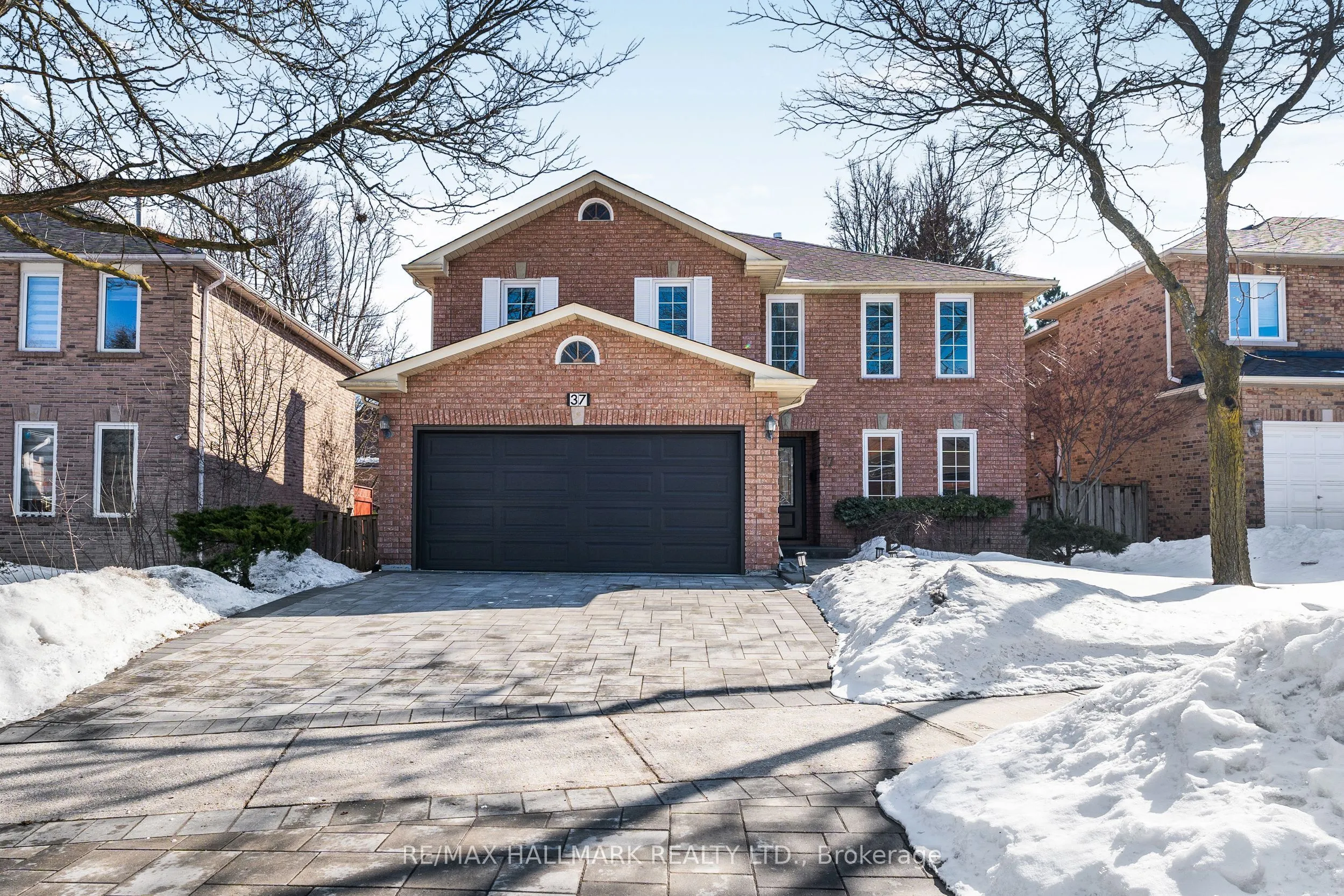 37 Elmsley Drive, ON L4C 8N7