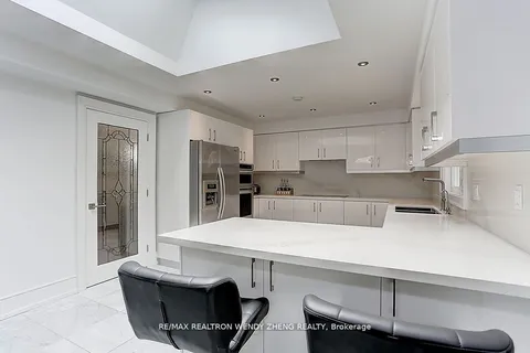 37 Montclair Road, ON L4B 2T9