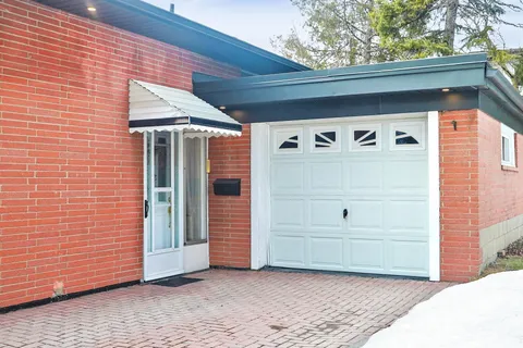 457 Paliser Court, ON L4C 1R7