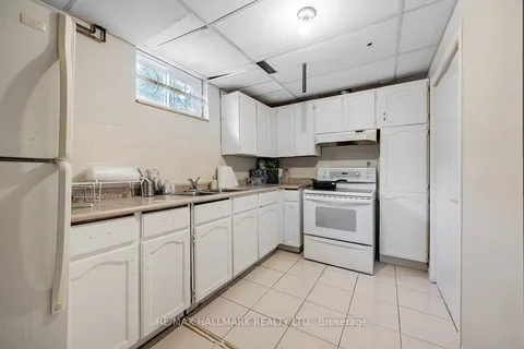 9 Addison Street, Richmond Hill, ON L4C 7M2