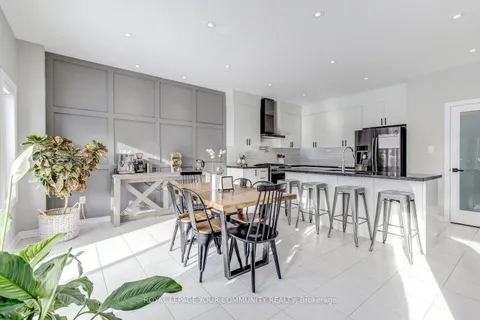 953 Barton Way, Innisfil, ON L9S 0N5