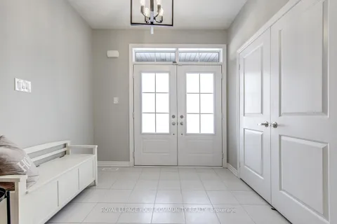 953 Barton Way, Innisfil, ON L9S 0N5