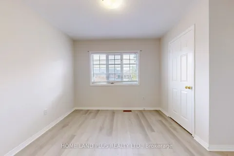 300 Flagstone Way, Newmarket, ON L3X 2R8
