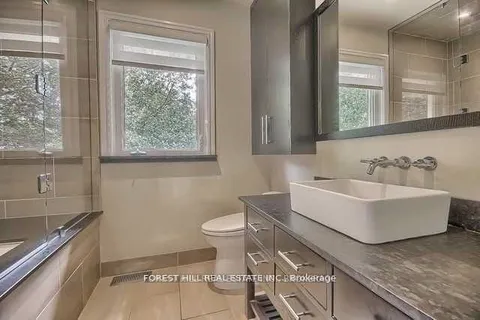 9 Vistaview Boulevard, Vaughan, ON L4J 2A5