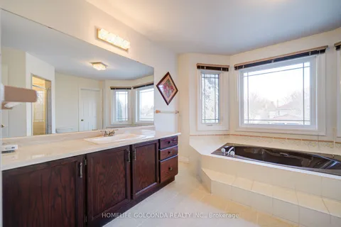 47 Somerset Crescent, Richmond Hill, ON L4C 8N5