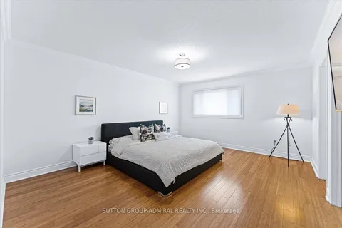 24 Lucerne Drive, Vaughan, ON L4H 2Y2