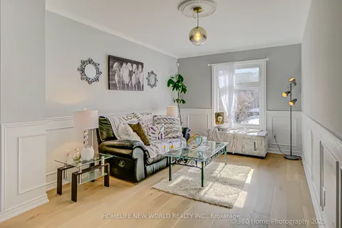 350 Pickering Crescent, Newmarket, ON L3Y 8G7