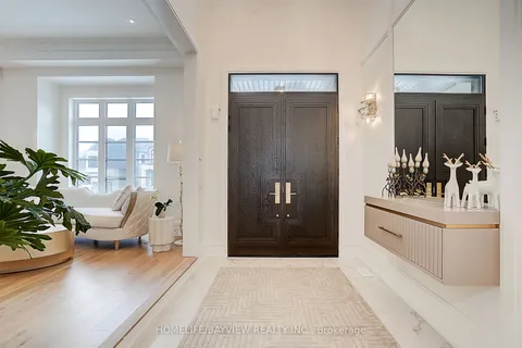 25 Calla Trail, Aurora, ON L4G 6W4