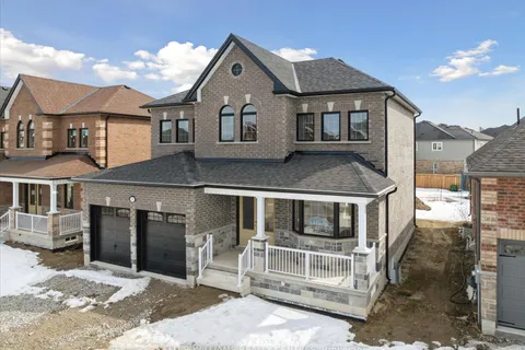 59 Wood Crescent, Essa, ON L3W 0M5