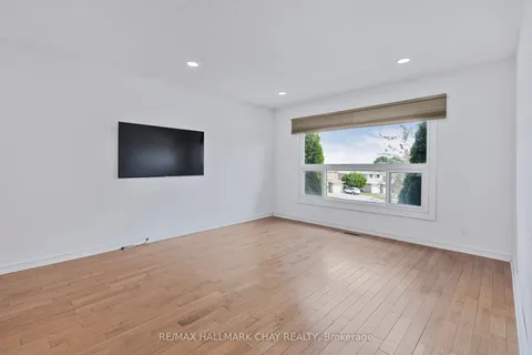 216 Colborne Street, Bradford West Gwillimbury, ON L3Z 2R5