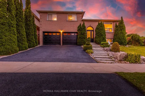 216 Colborne Street, Bradford West Gwillimbury, ON L3Z 2R5