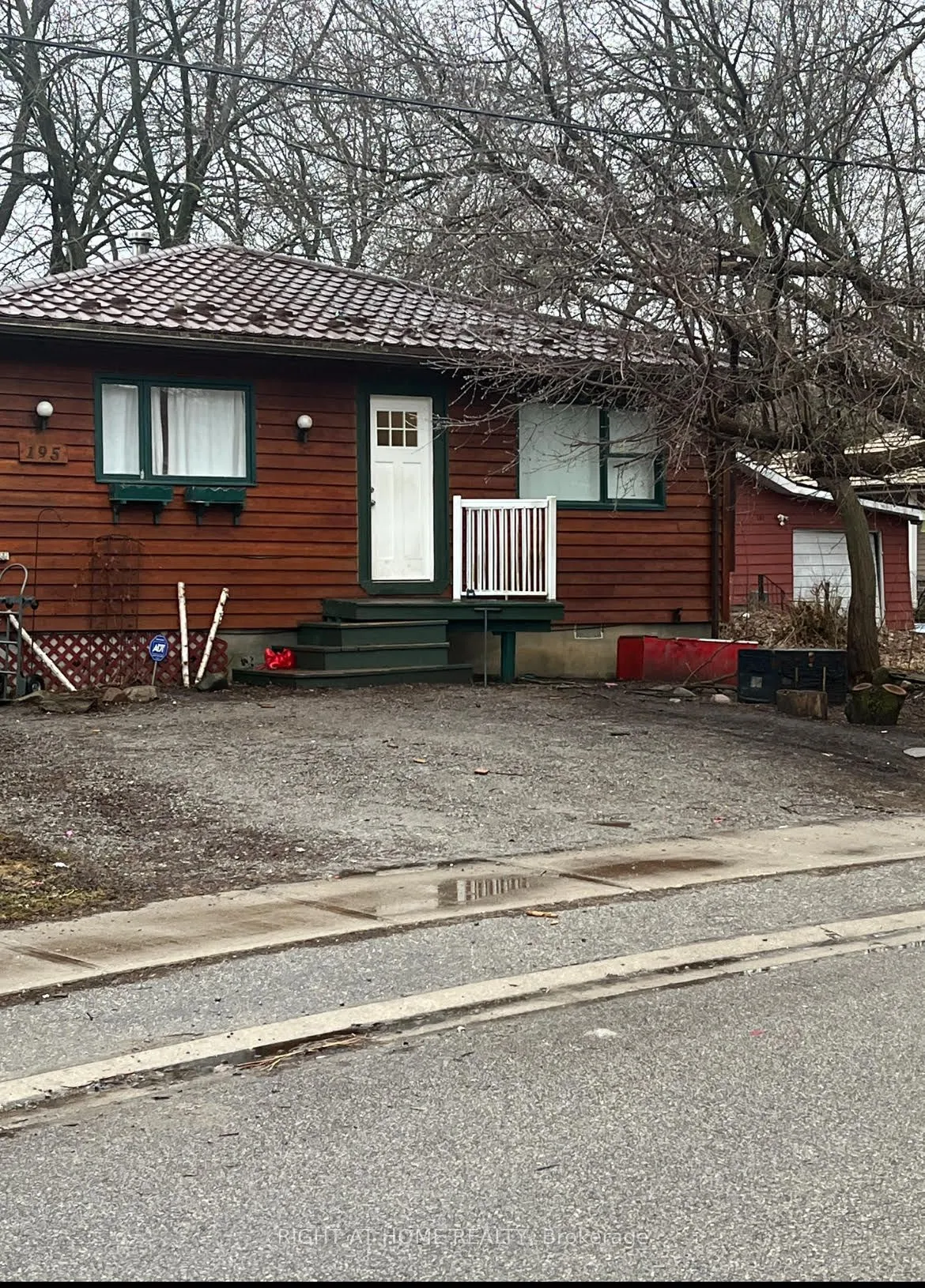 195 Lakeland Crescent, Richmond Hill, ON L4E 3A4