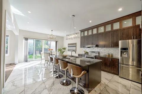 99 Mitchell Place, Newmarket, ON L3Y 0C7