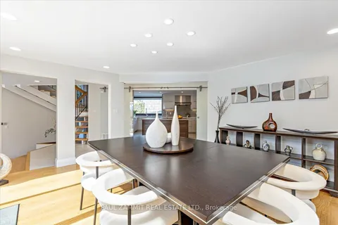 162 Bayview Fairways Drive, Markham, ON L3T 2Y8