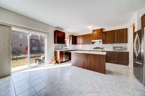 7 Kenneth Ross Bend, East Gwillimbury, ON L9N 0T7