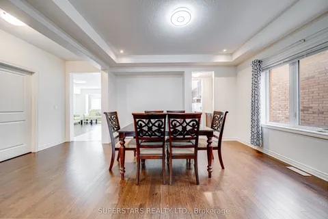 7 Kenneth Ross Bend, East Gwillimbury, ON L9N 0T7