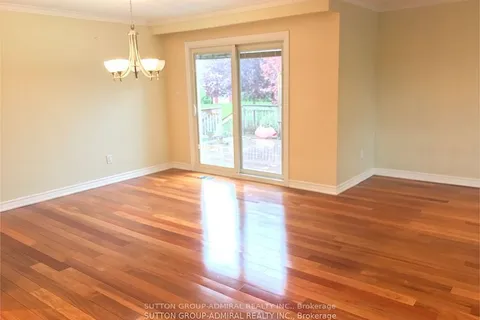 129 Crestwood Road, Vaughan, ON L4J 1A7