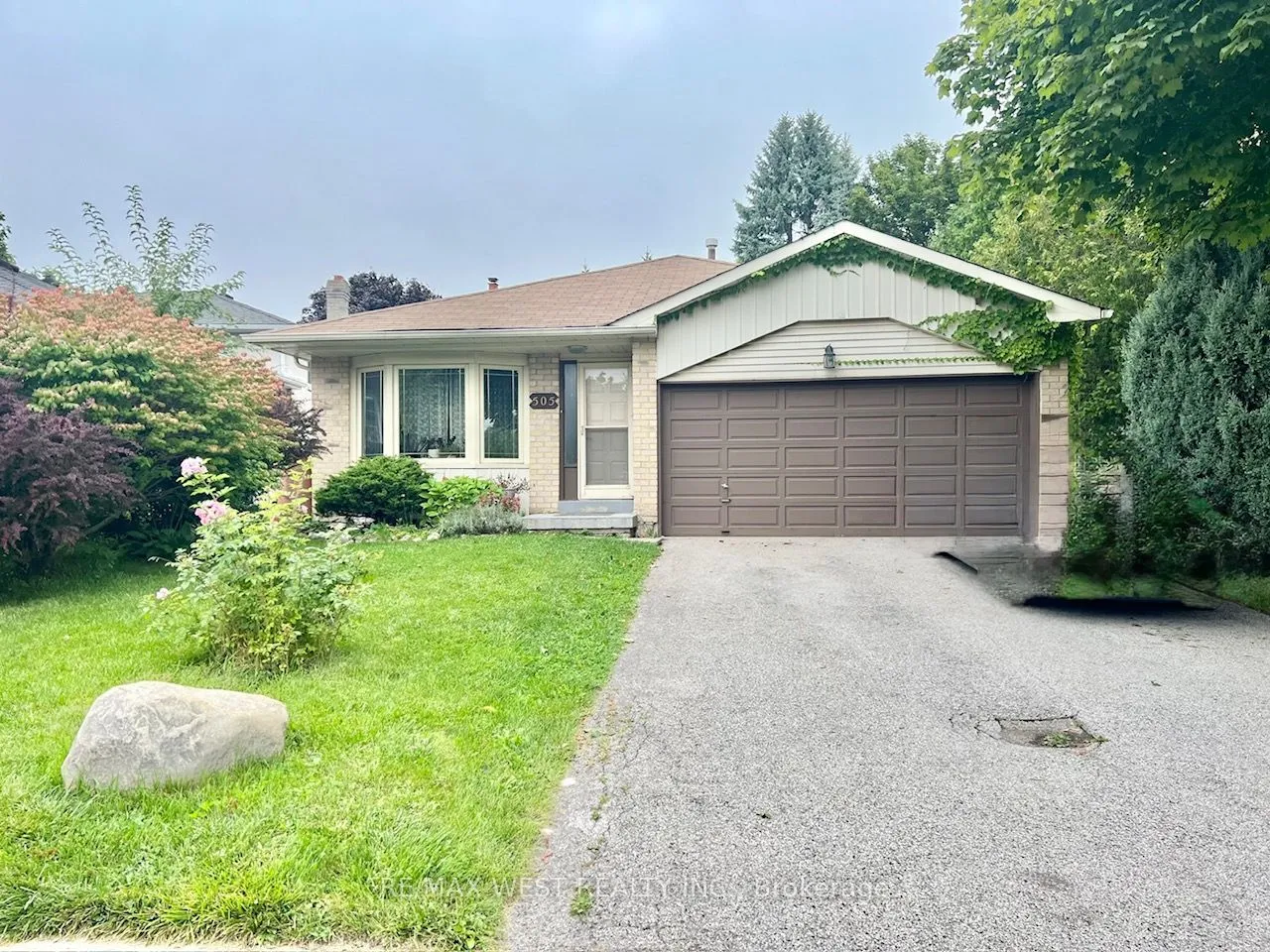 505 London Road, Newmarket, ON L3Y 6E4