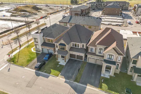 123 Halldorson Avenue, Aurora, ON L4G 7B6