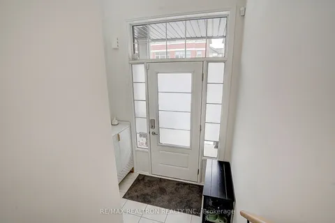 7 Sissons Way, Markham, ON L6B 1R2