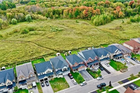 149 Gold Park Gate, Essa, ON L0M 1B4