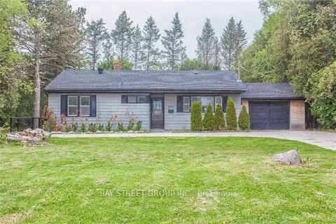1011 Janette Street, Newmarket, ON L3Y 3C4