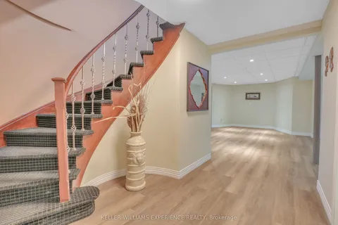 43 Waterhouse Way, Richmond Hill, ON L4C 9H5