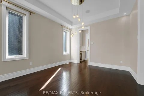 52 Skyline Trail, King, ON L7B 1N1