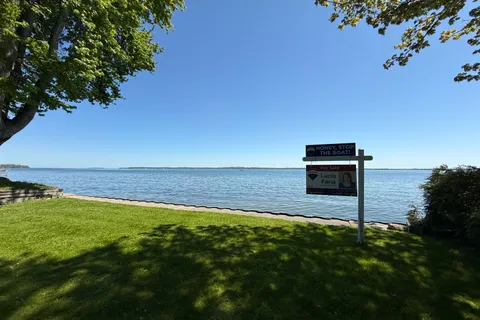 297 Beach Road, Innisfil, ON L0L 1R0