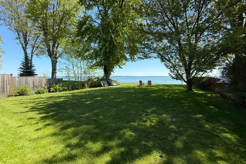 297 Beach Road, Innisfil, ON L0L 1R0