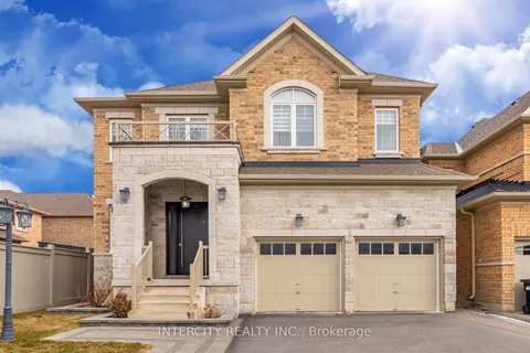 15 Lewis Avenue, Bradford West Gwillimbury, ON L3Z 0W9