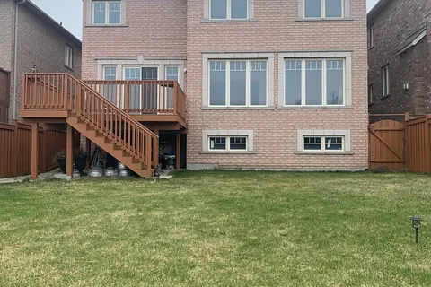32 Philips Lake Court, Richmond Hill, ON L4E 0S8