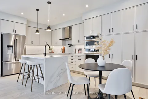 9 Kohn Lane, Markham, ON L6C 3J3