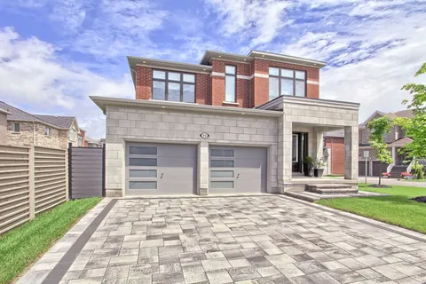 92 Maple Fields Circle, Aurora, ON L4G 0P5