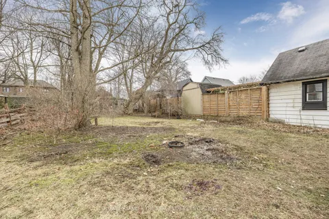 410 Eagle Street, Newmarket, ON L3Y 1K6