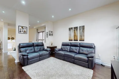 17 Henrietta Street, Markham, ON L6C 2E9